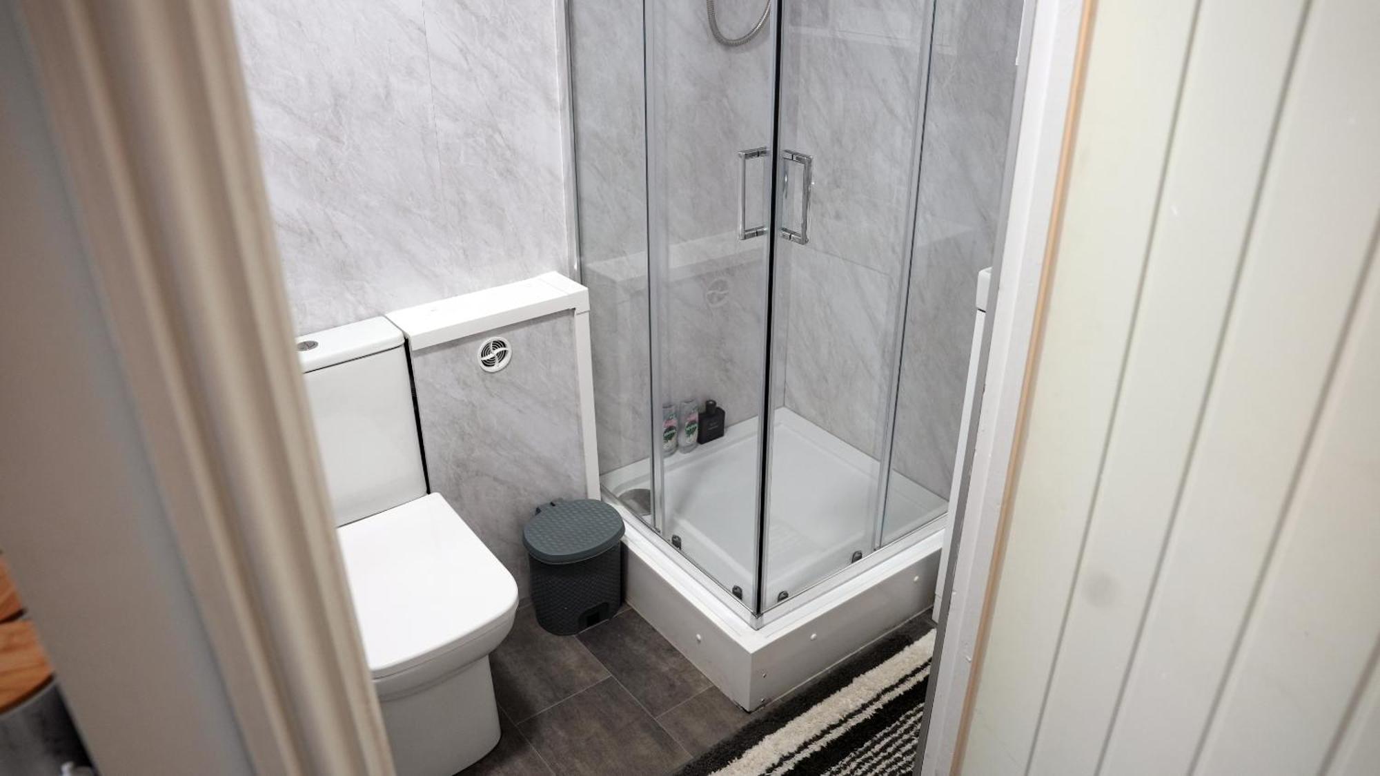 Centre House, Parking With Ev, Free Wifi, Netflix Apartment Coventry