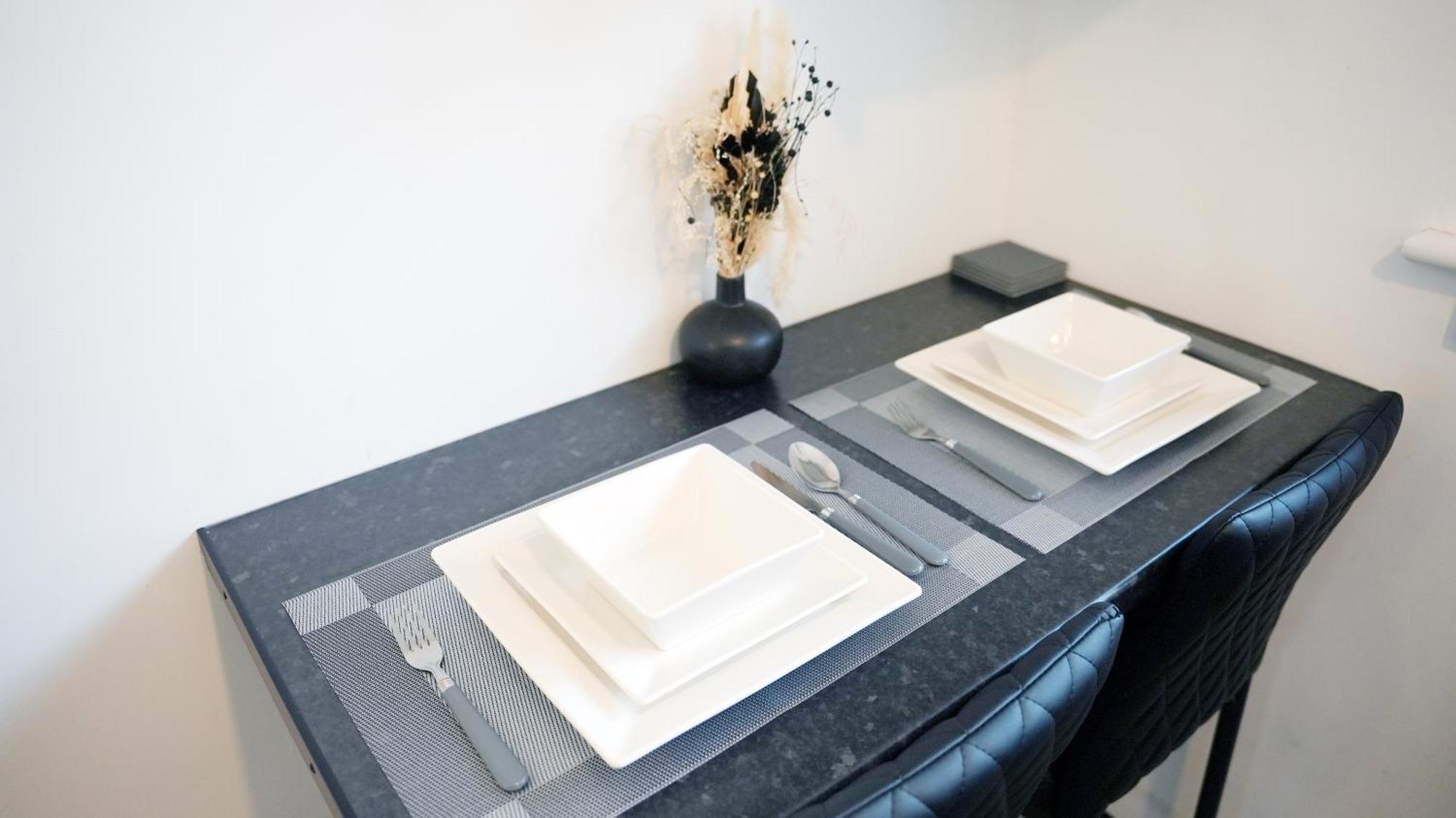 Centre House, Parking With Ev, Free Wifi, Netflix Apartment